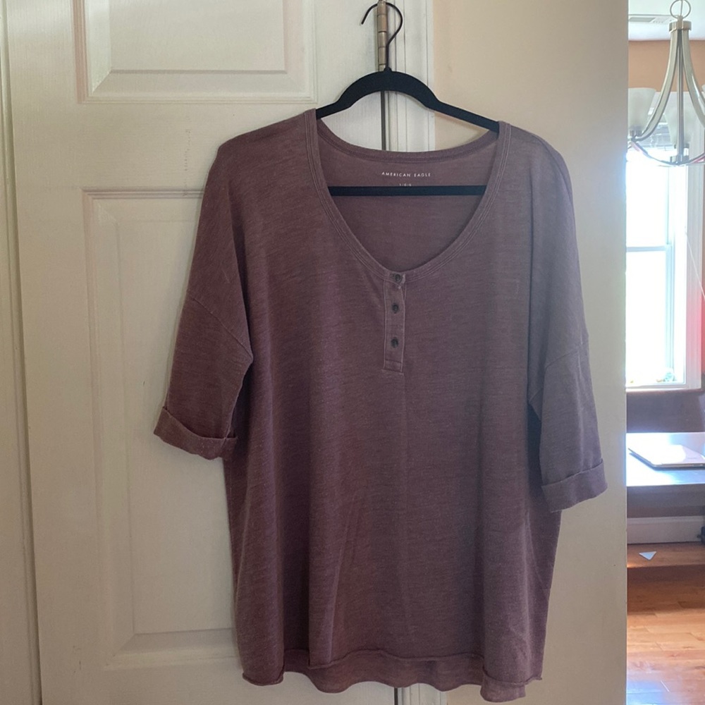 Comfy American Eagle shirt